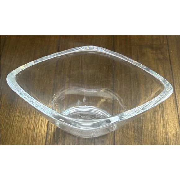 Tiffany & Co. Large Diamond Flared Crystal 7" Vase For Delta - Picture 5 of 5